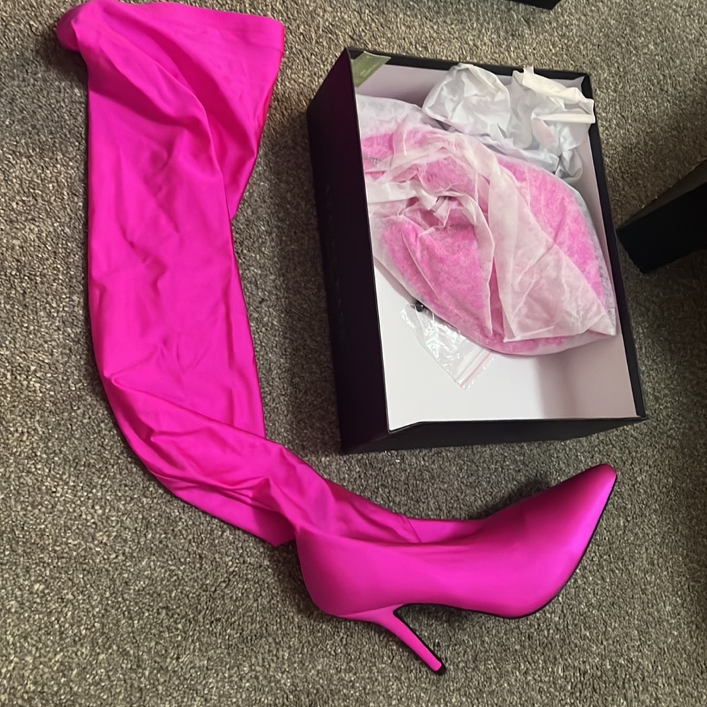 Azalea Wang Heart Out thigh high boots